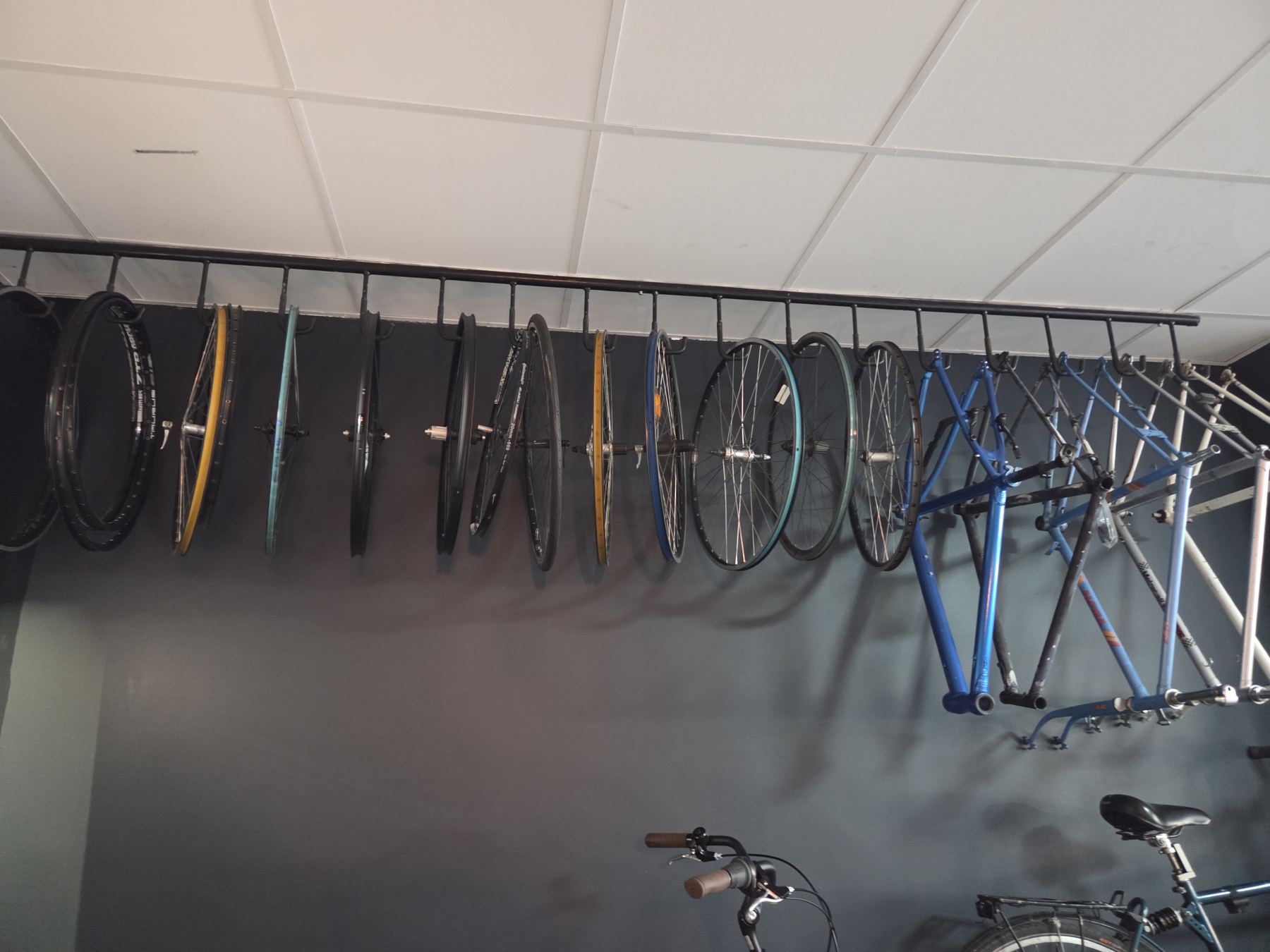vaude fahrradtasche groß Fahrradtaschen für Gepäckträger Aqua Back 2x24L, 2 x Hinterradtaschen wasserdicht, Fahrrad Gepäckträgertasche hinten, einfache Befestigung – Replica Cratoni - C-Maniac 2.0 MX - Farbe:pink-black matt Dumbbell Storage Ideas for